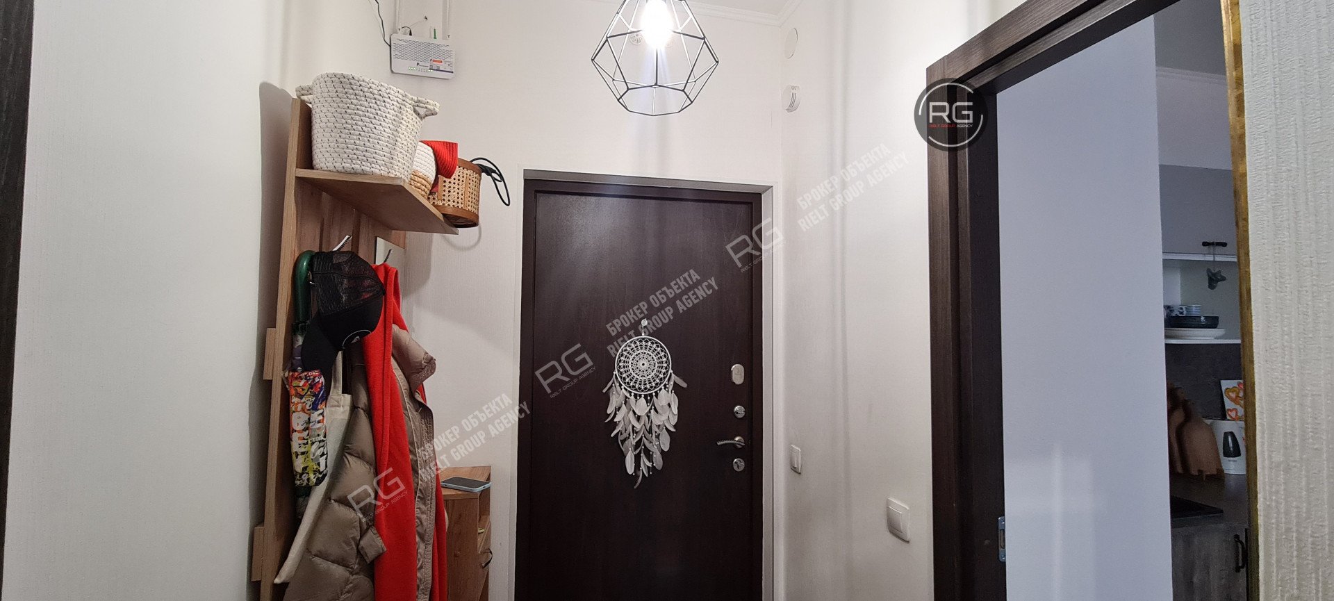   1-к квартира, 42 кв.м. 