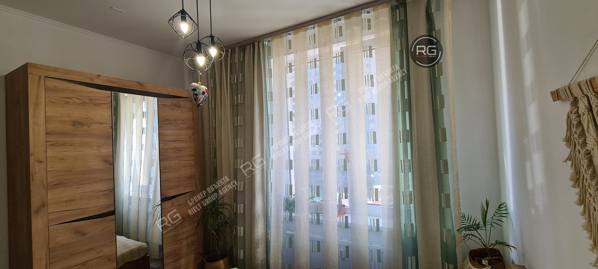   1-к квартира, 42 кв.м. 