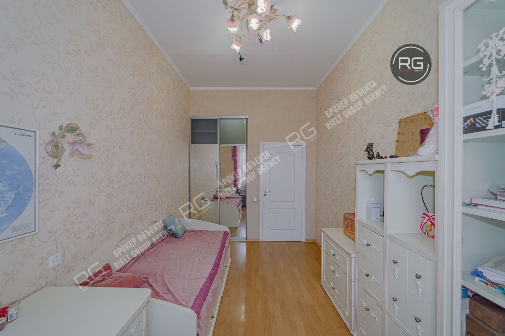   7 окон на Фонтанку!, 176.2 кв.м. 