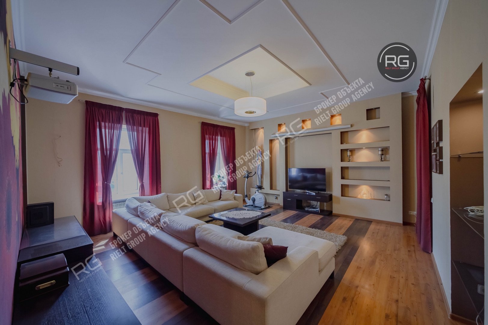  7 окон на Фонтанку! 