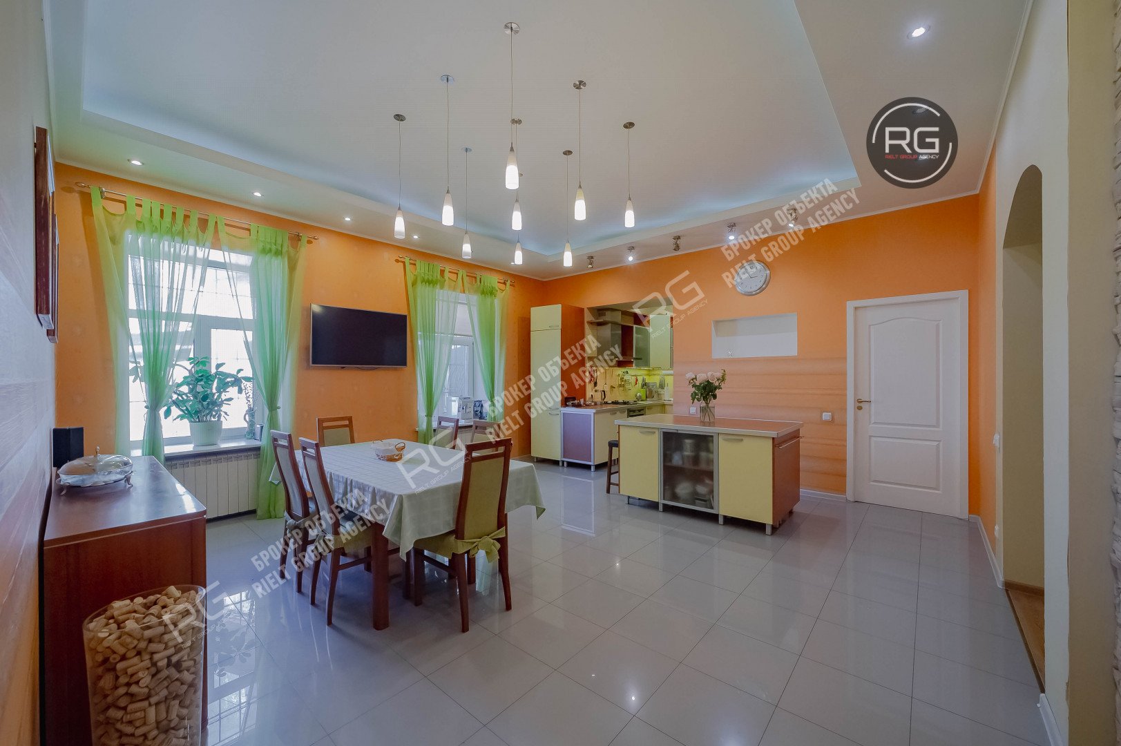   7 окон на Фонтанку!, 176.2 кв.м. 