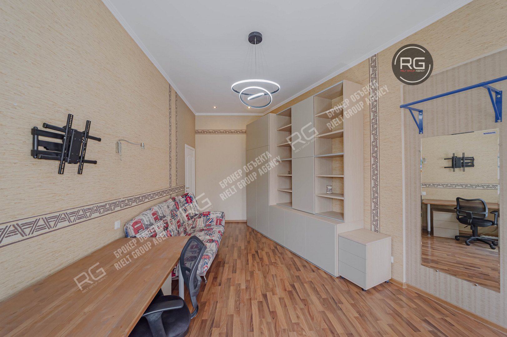   7 окон на Фонтанку!, 176.2 кв.м. 