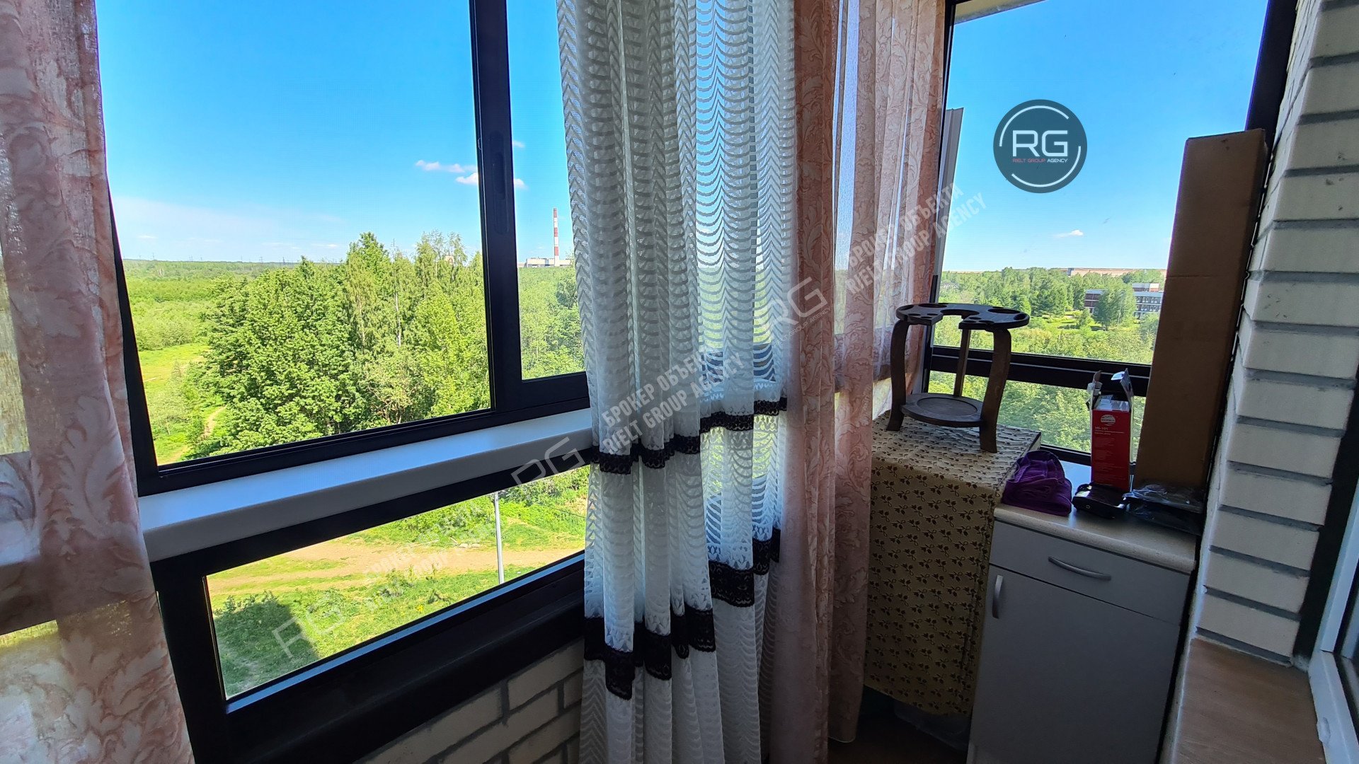   Двухсторонняя квартира с мебелью, 67 кв.м. 