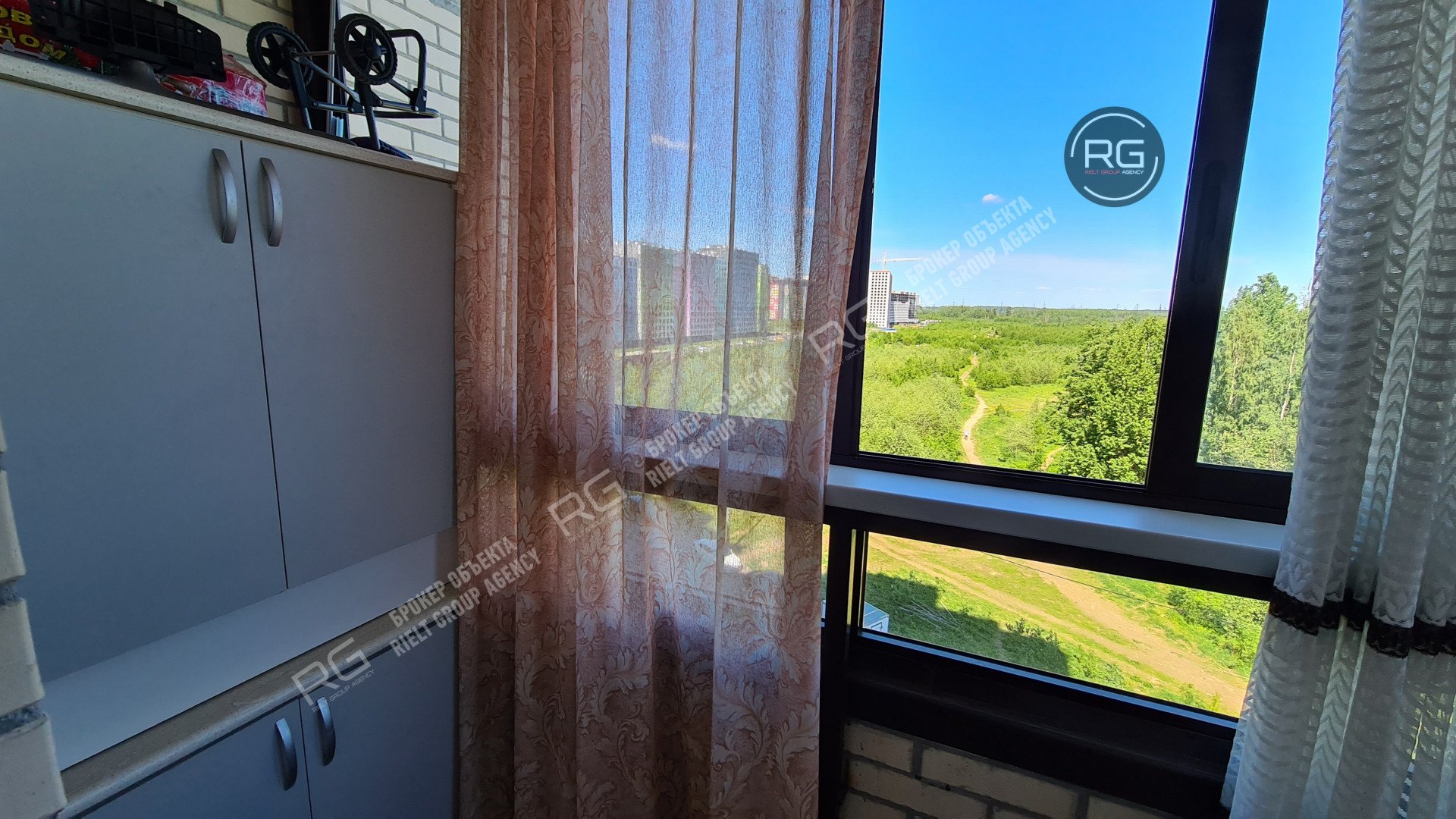   Двухсторонняя квартира с мебелью, 67 кв.м. 