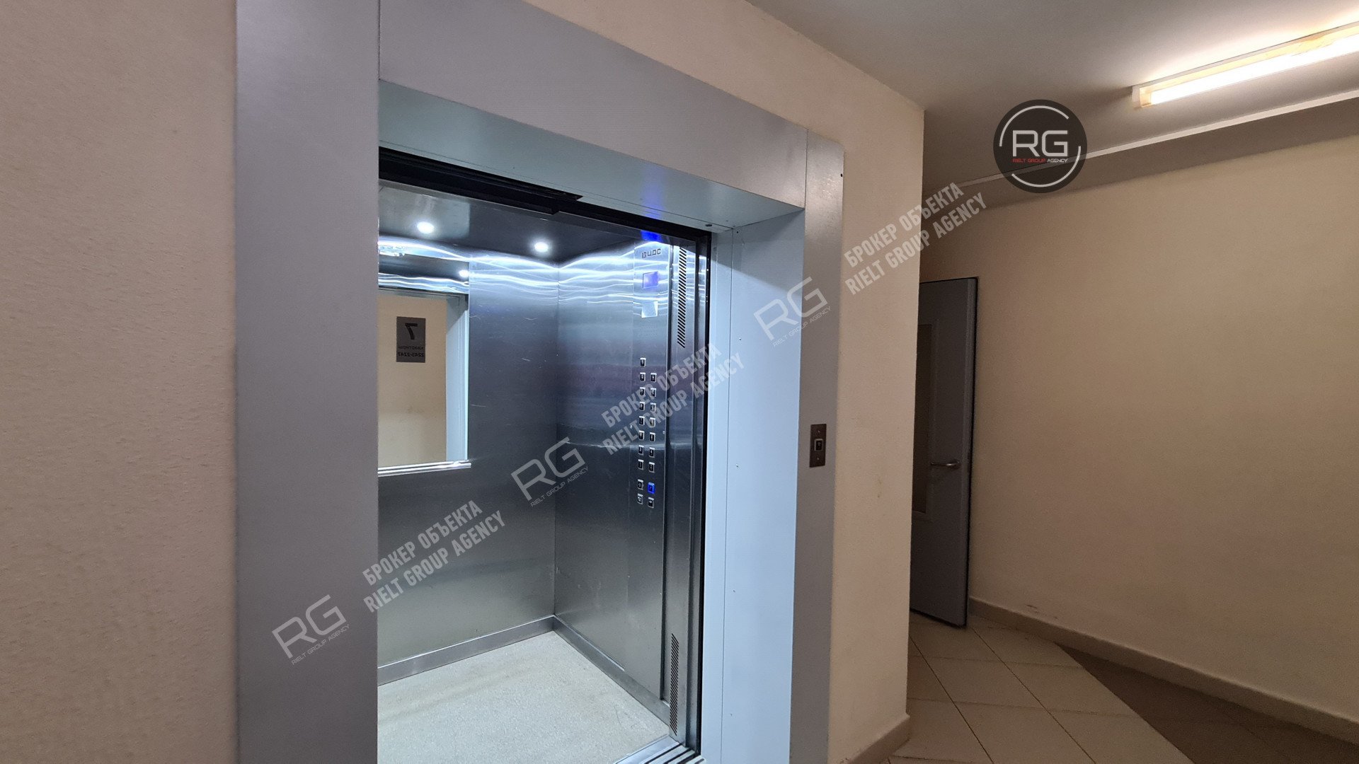   Двухсторонняя квартира с мебелью, 67 кв.м. 