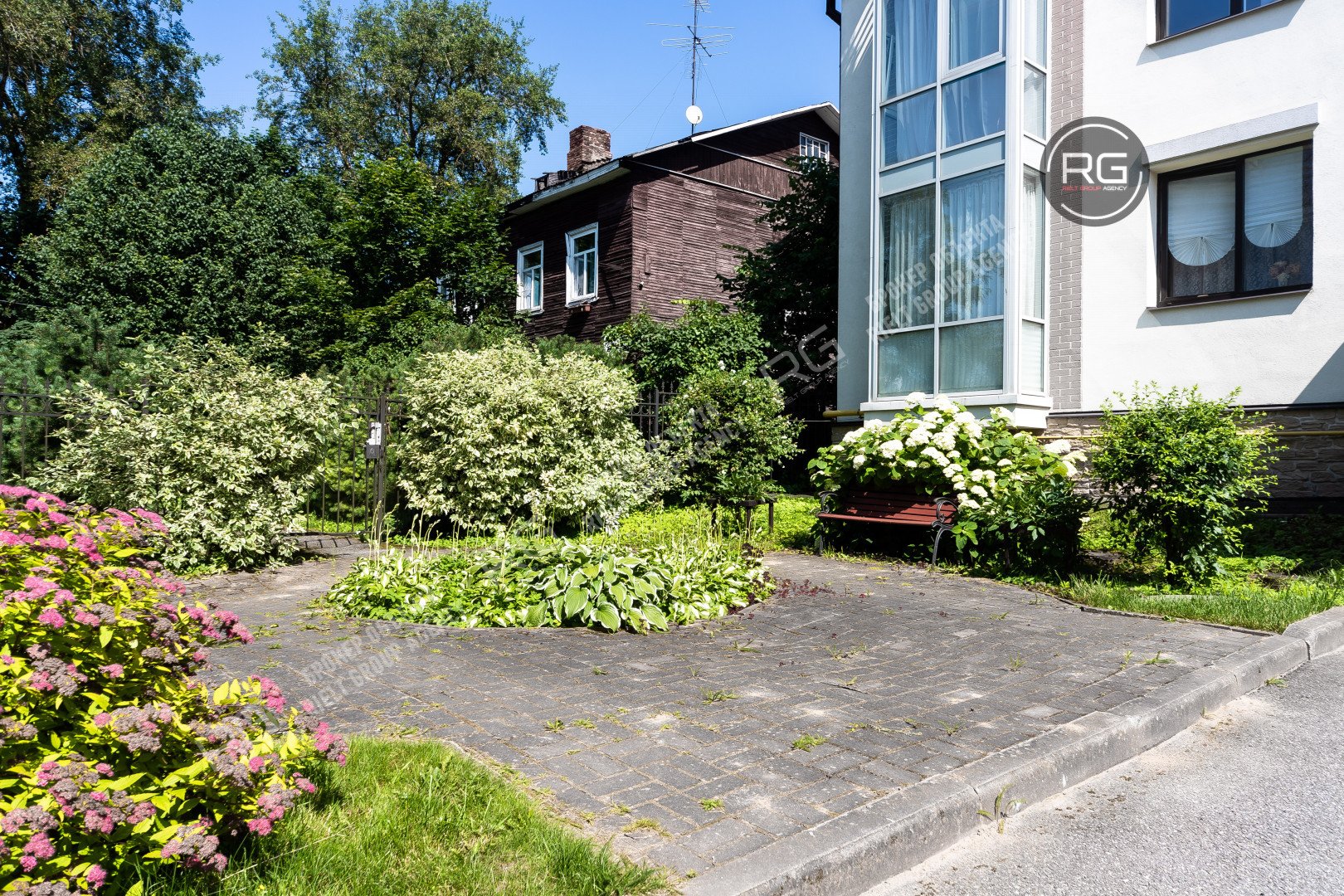   квартира с выходом в парк!, 70 кв.м. 