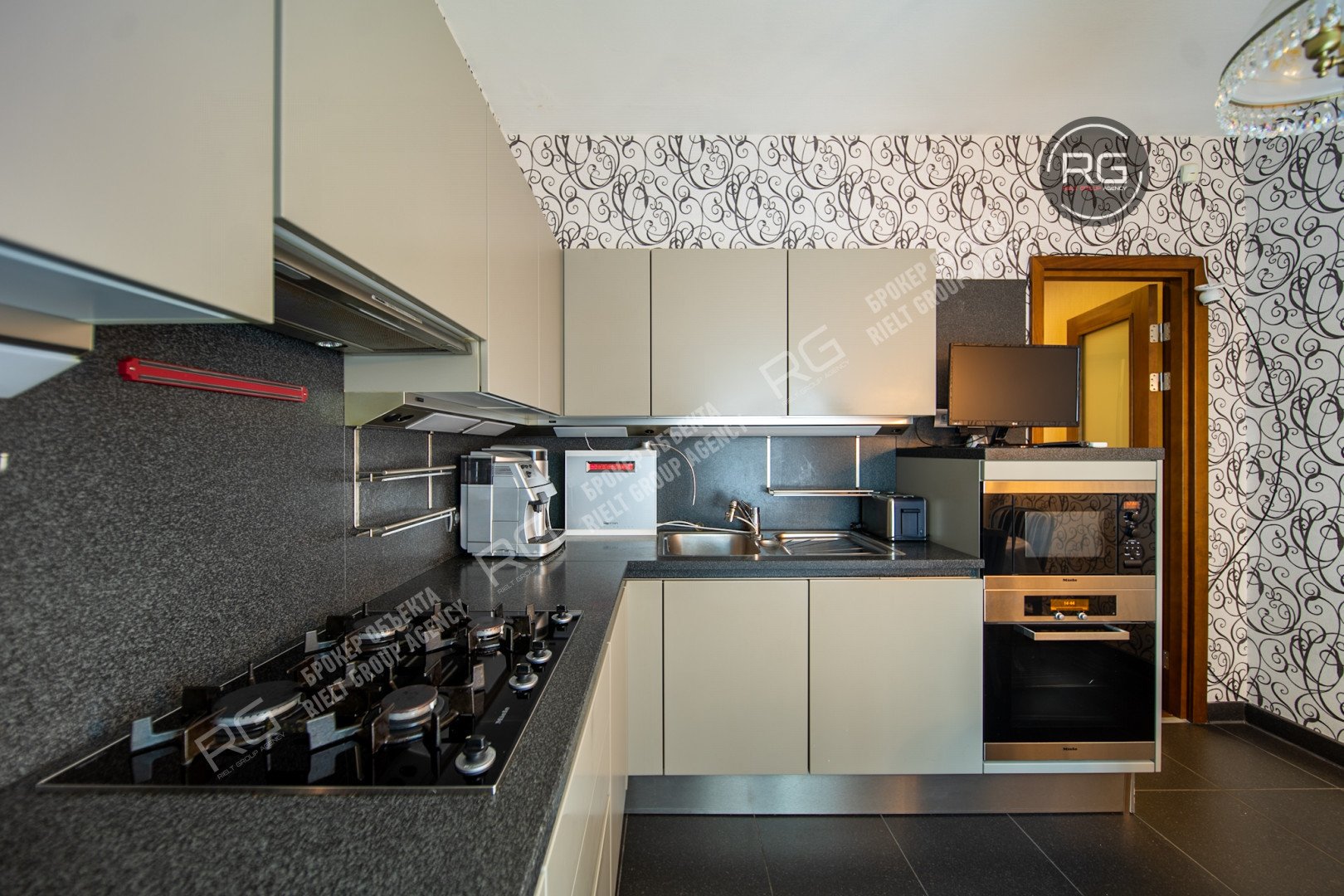   стильная сталинка у Парка Победы, 94.7 кв.м. 