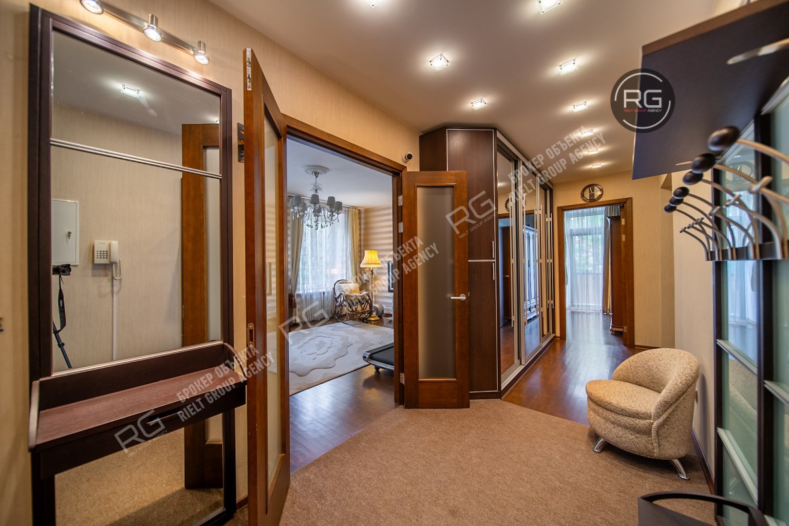   стильная сталинка у Парка Победы, 94.7 кв.м. 