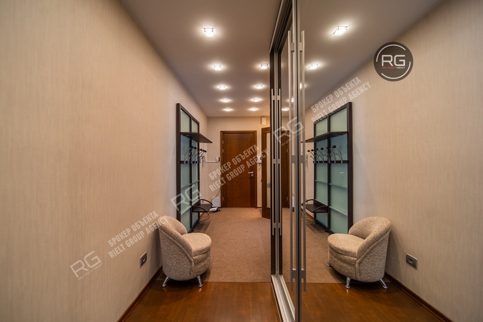   стильная сталинка у Парка Победы, 94.7 кв.м. 