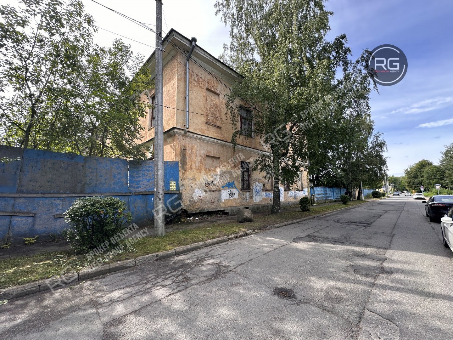   Здания в центре Ломоносова, 6080 кв.м. 